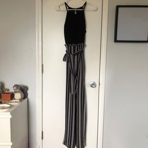 Speechless Jumpsuit : Size M